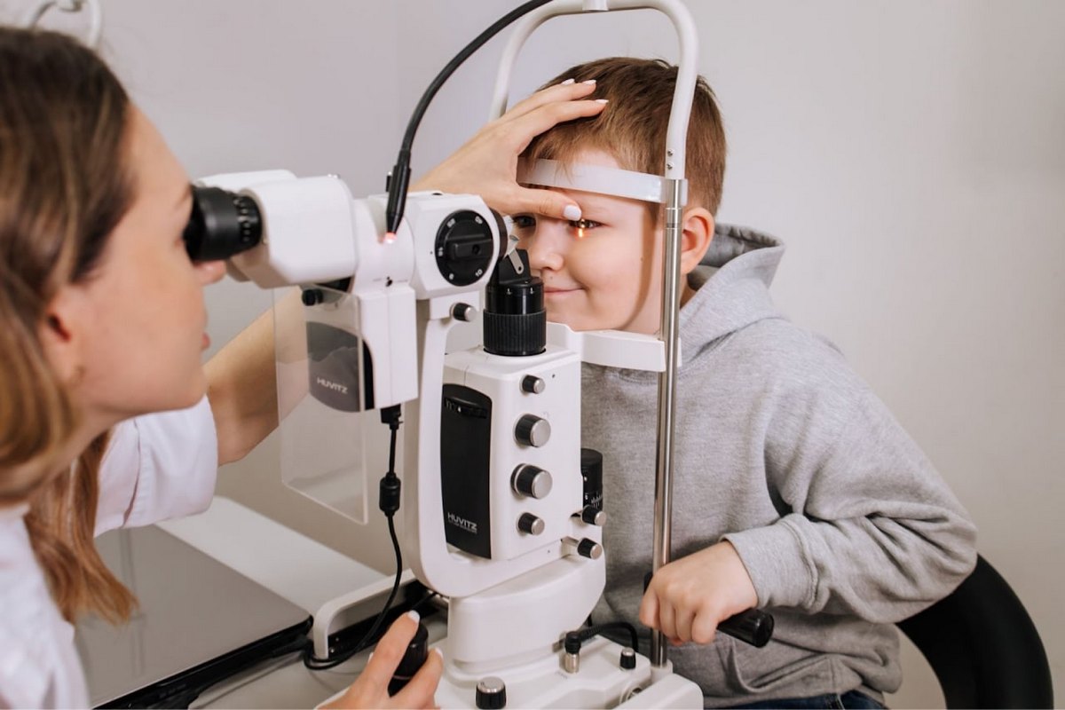 Как лечить близорукость у детей: анализ причин, симптомов и методов лечения миопии