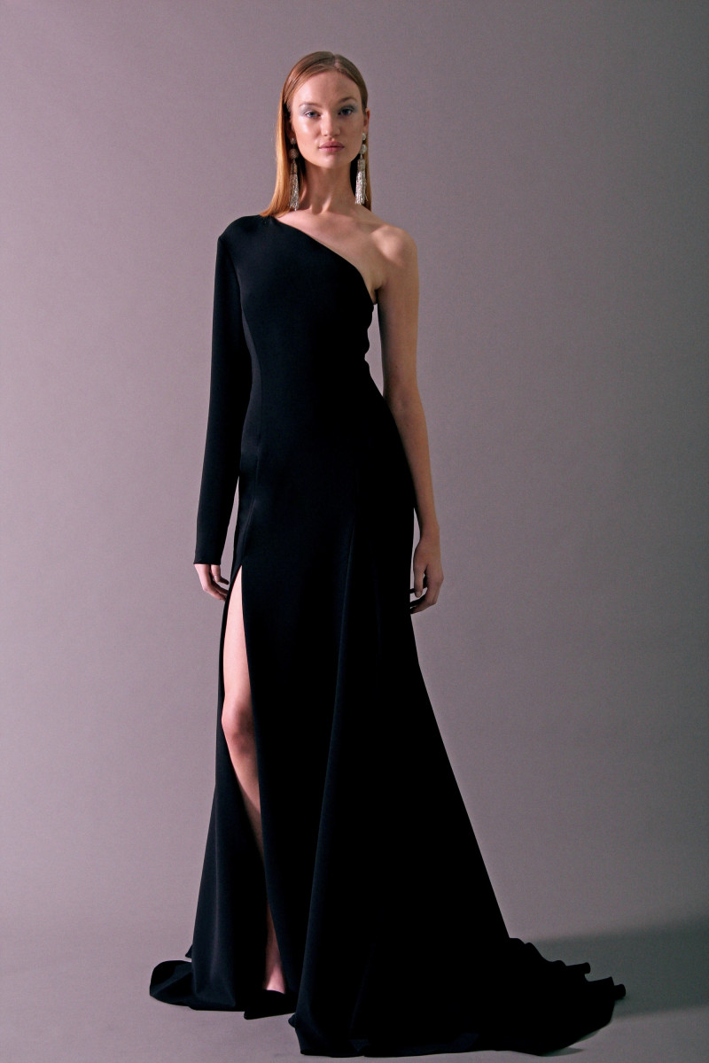 21-christian-siriano-pre-fall-2018.jpg
