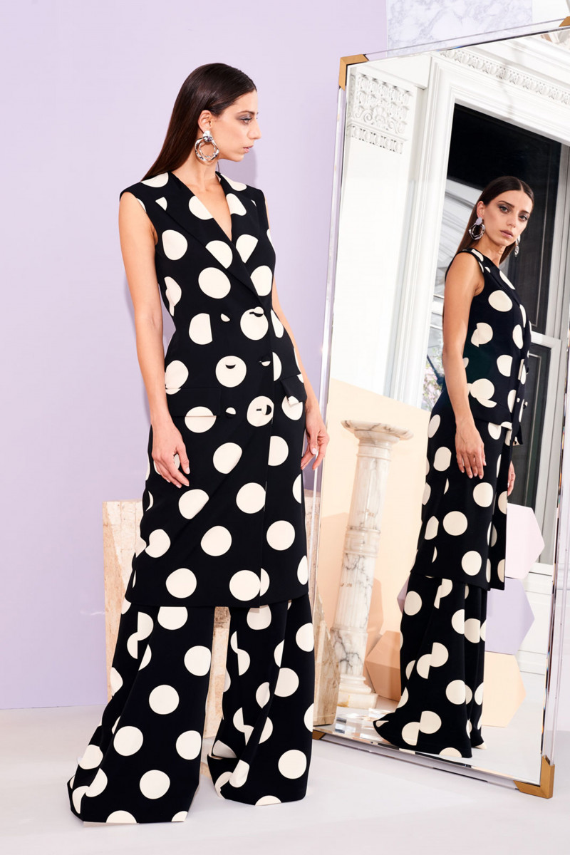 00002-christian-siriano-new-york-pre-fall-19.jpg
