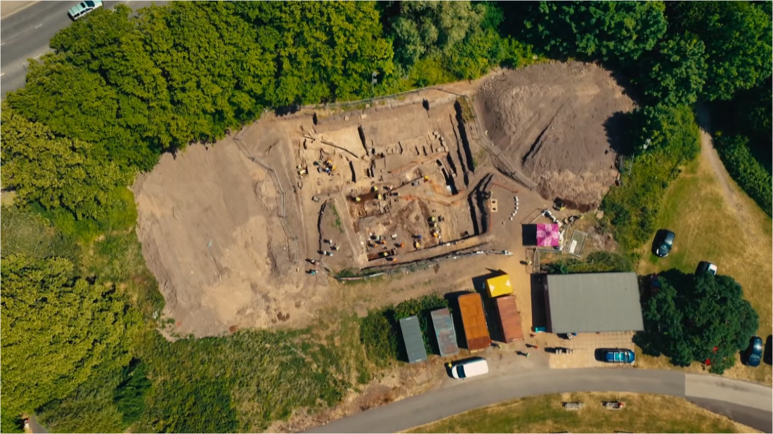 Digging For Britain S11E01 The Roman Emperors Bath House [1080p] (x265) F43b76541ae0072986e27db1641148ba