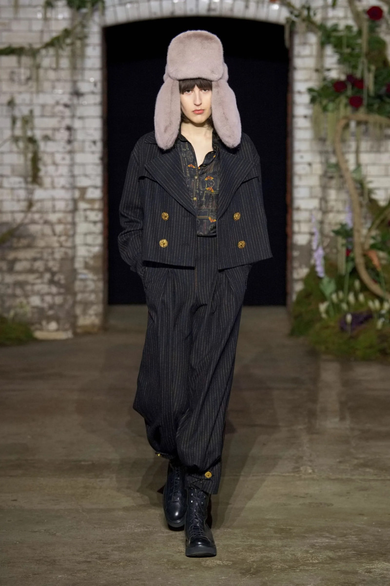 00045-mithridate-fall-2022-ready-to-wear-details-paris-credit-jason-lloyd-evans.webp