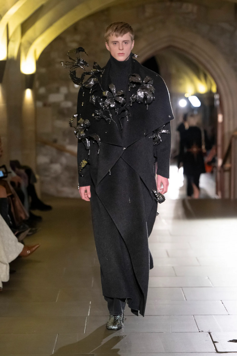 00064-mithridate-fall-2024-ready-to-wear-credit-brand-spon.webp