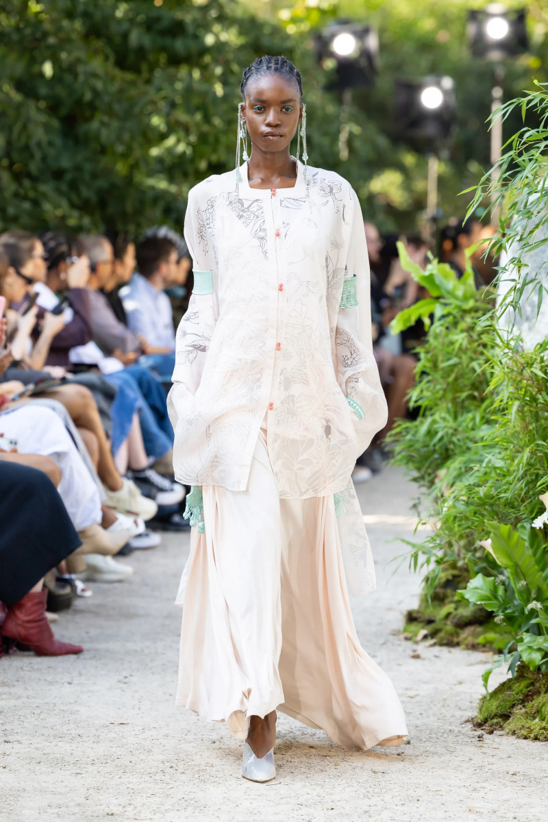 00026-mithridate-spring-2024-ready-to-wear-credit-brand-spon.JPG.webp