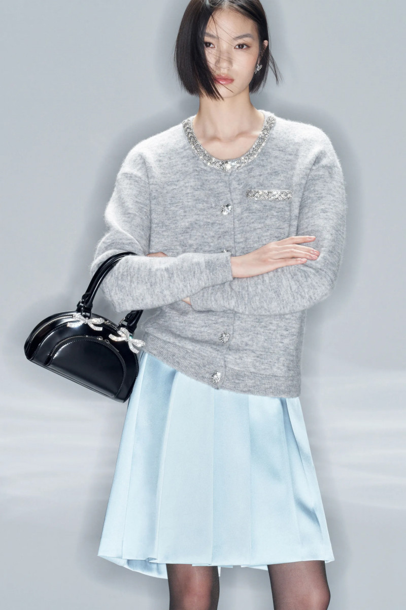 00010-self-portrait-fall-2024-ready-to-wear-credit-brand.webp