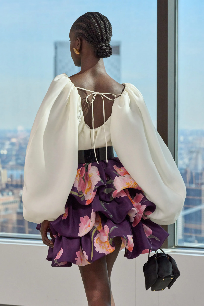 00064-carolina-herrera-detail-fall-2024-ready-to-wear-credit-gorunway.webp