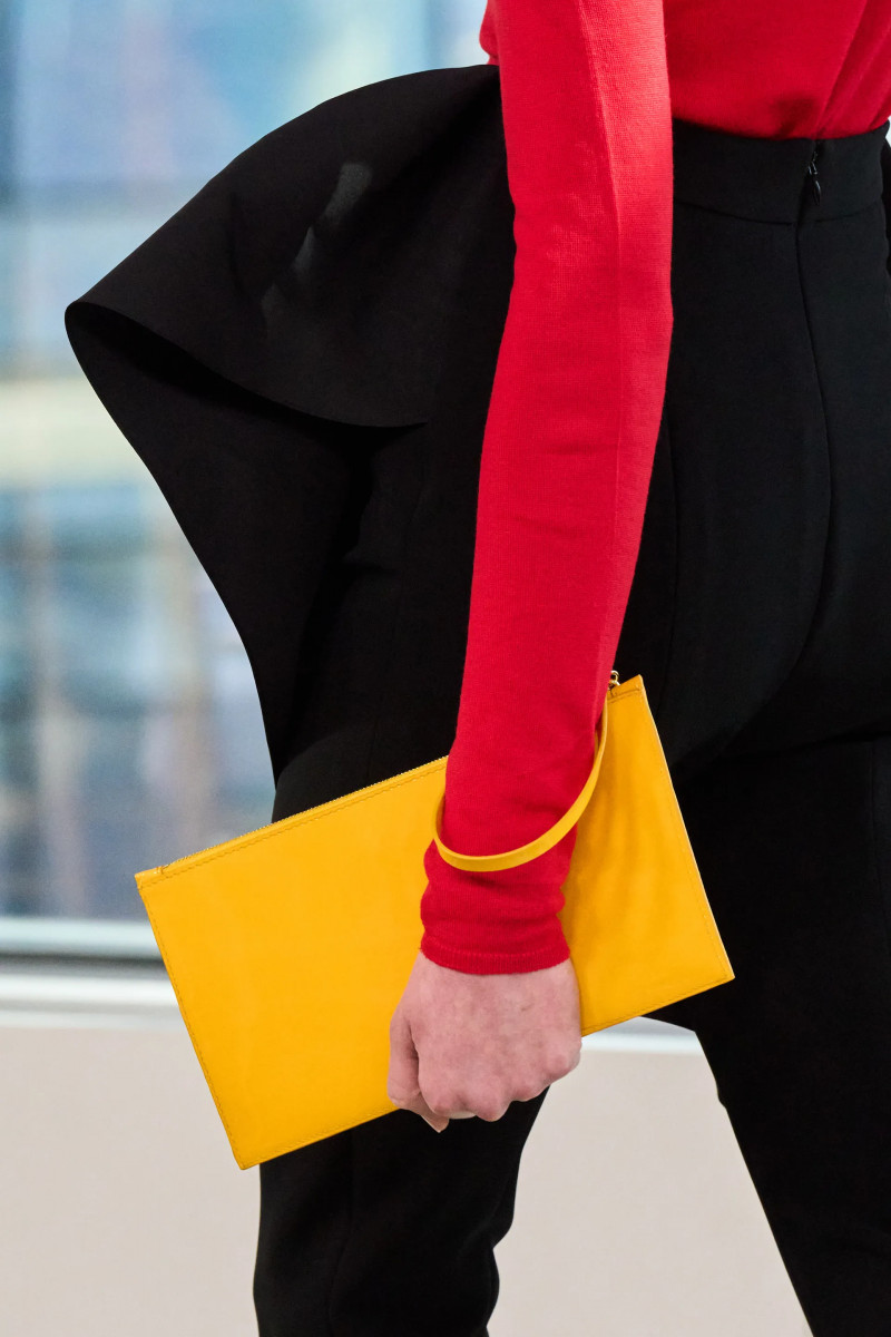 00004-carolina-herrera-detail-fall-2024-ready-to-wear-credit-gorunway.webp