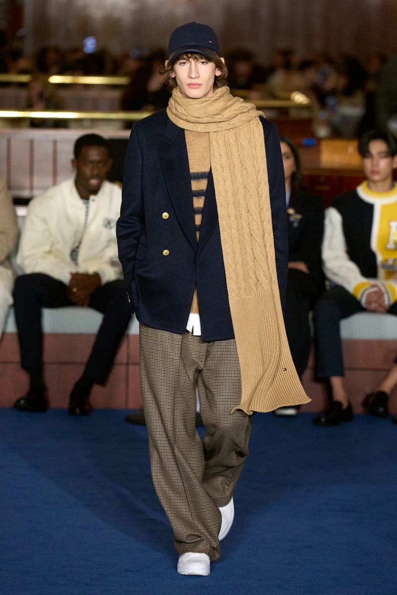 00006-tommy-hilfiger-fall-2024-ready-to-wear-credit-gorunway.webp