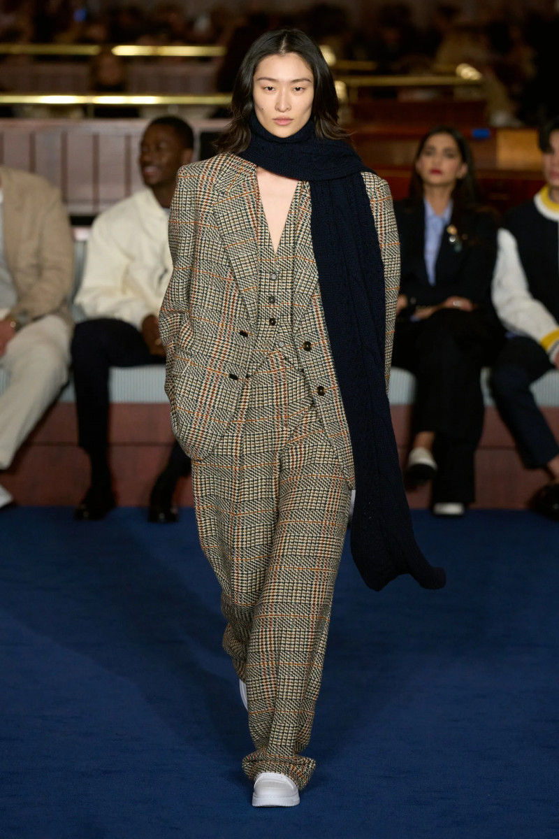 00059-tommy-hilfiger-fall-2024-ready-to-wear-credit-gorunway.webp