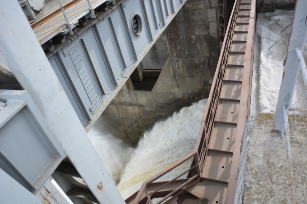 Жигулевская ГЭС приступила к пропуску весеннего половодья