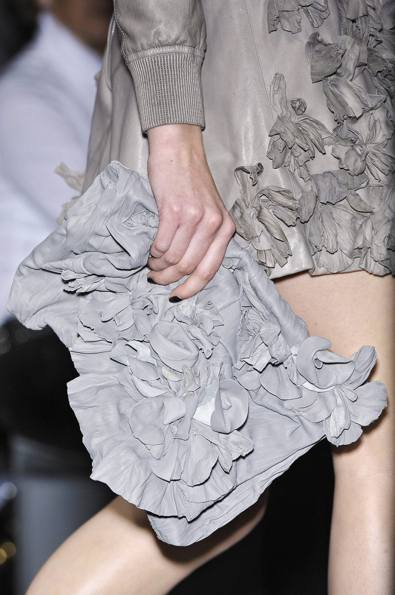 Valentino+Spring+2010+Details+9x_TCaG493wx.jpg