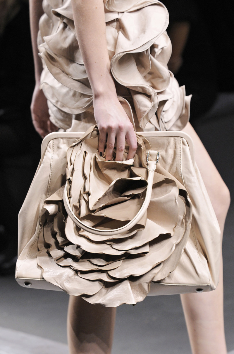 Valentino+Spring+2010+Details+hXlW7SwA9Iix.jpg