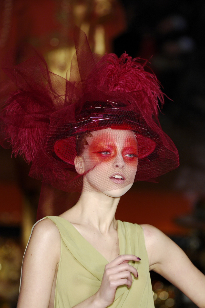 John+Galliano+Fall+2008+Details+r_ywVblYoY7x.jpg