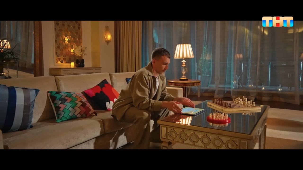 01. Выжить в Дубае. Возвращение.2024.WEB-DL 720p.Files-x.mkv_snapshot_01.45.07_[2024.06.17_18.21.35].jpg