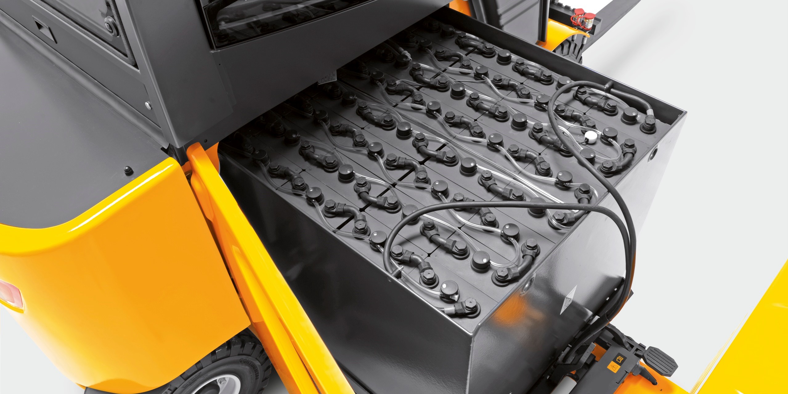 Как быстро подобрать и купить тяговую АКБ на китайскую складскую технику