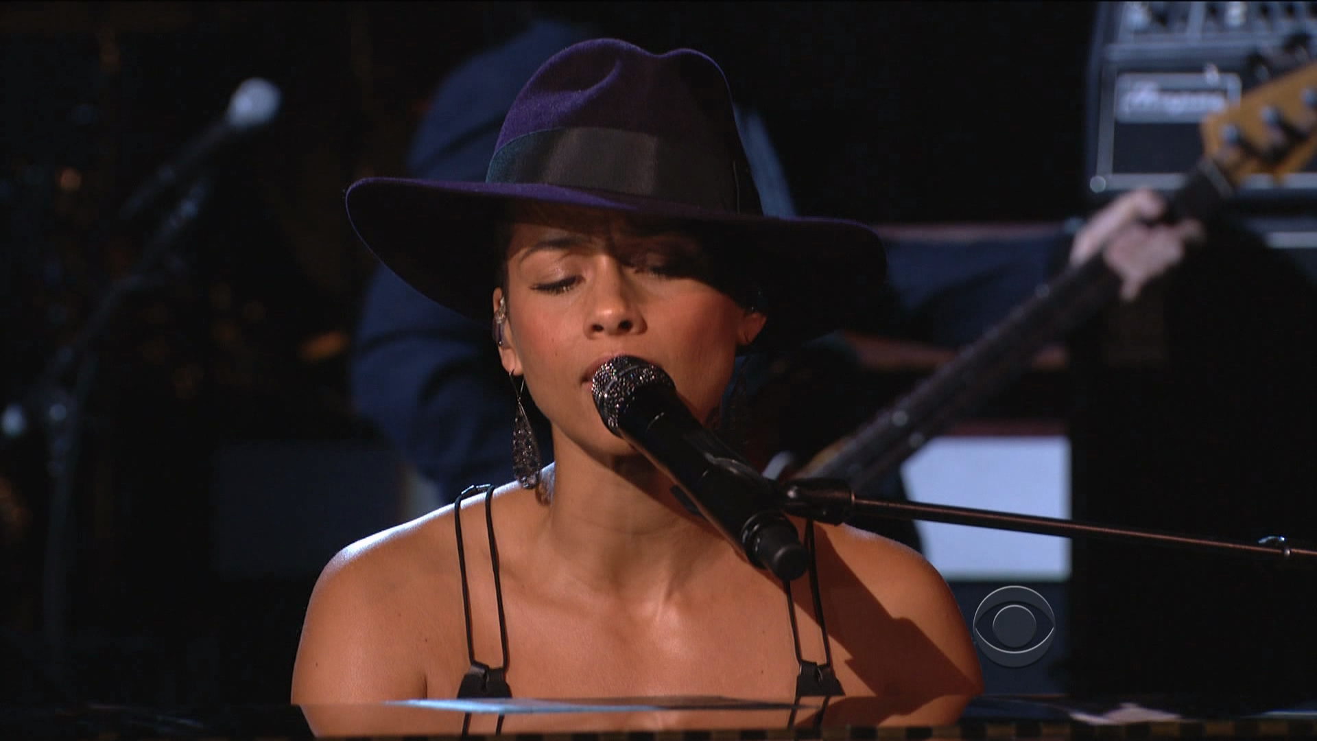 15 Alicia Keys and John Legend - Let It Be.ts_20240910_222512.045.png