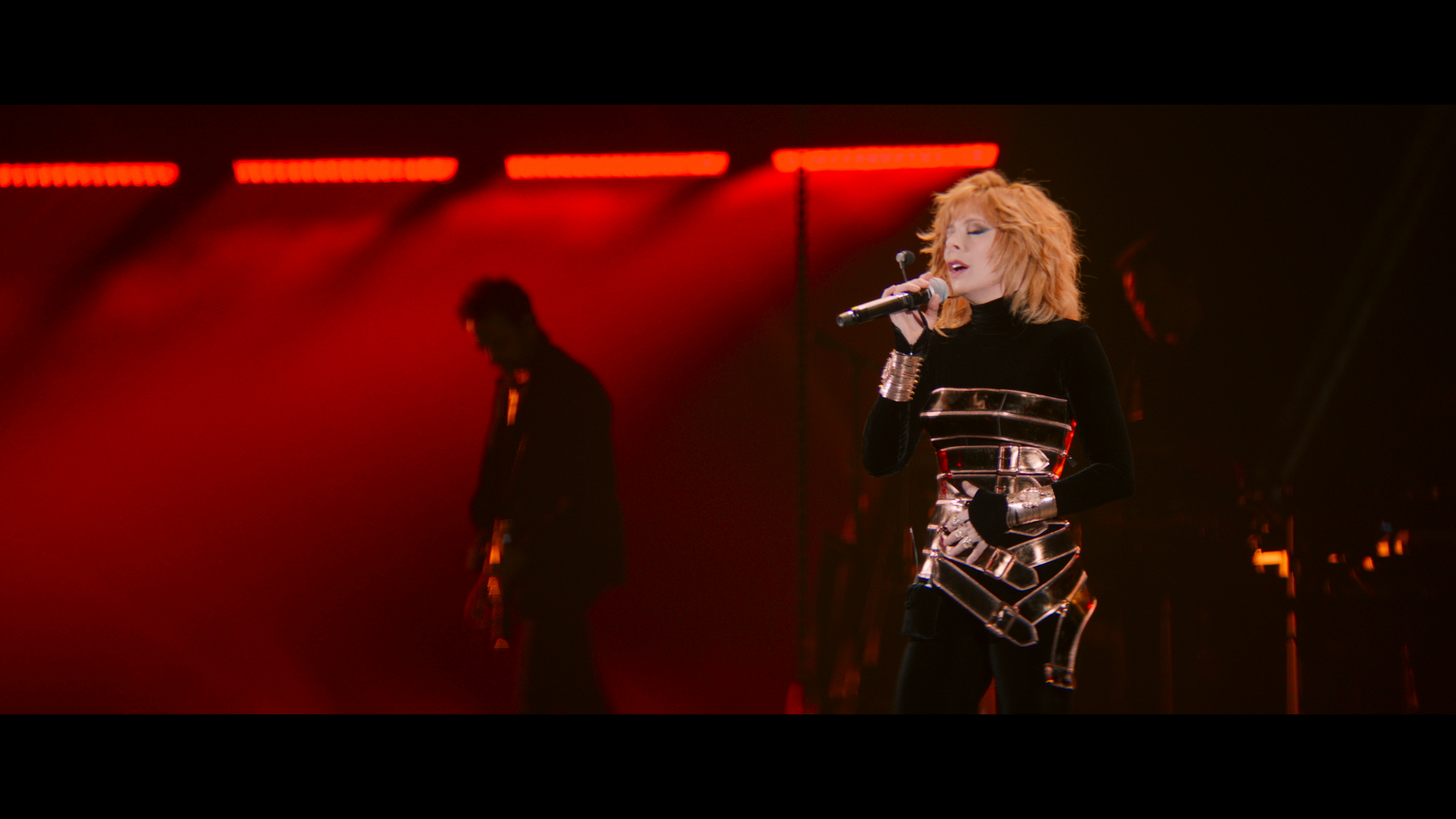 Mylene Farmer 2019 - Le Film.UHDBDRemux.HDR.mkv_20240928_155800.880.png