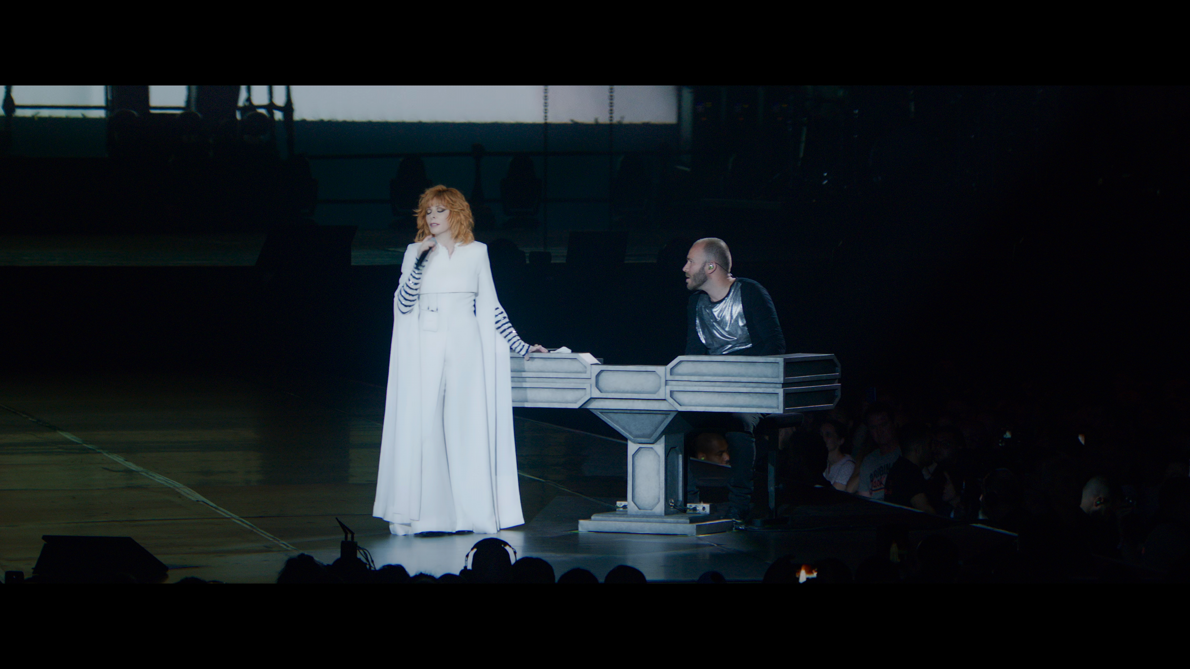 Mylene Farmer 2019 - Le Film.UHDBDRemux.HDR.mkv_20240928_155851.925.png