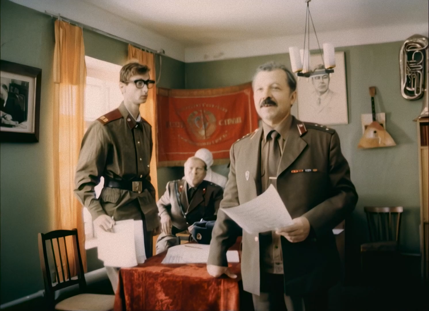 Комедия.строгого.режима.1080.AI.mkv_snapshot_00.15.20.040.png