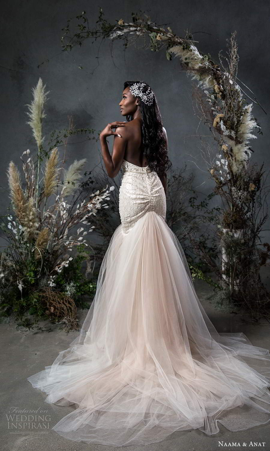 naama-anat-fall-2020-bridal-strapless-sweetheart-necklin_003.jpg