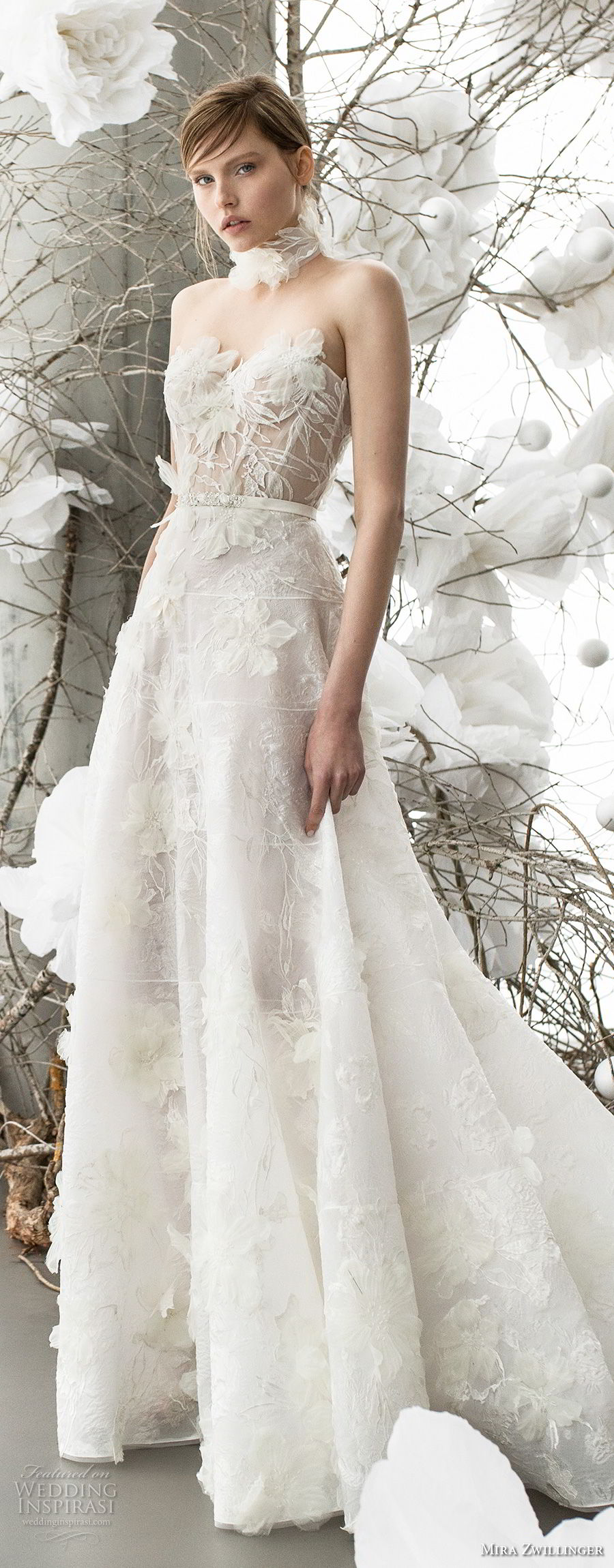 mira-zwillinger-2018-bridal-strapless-sweetheart-necklin_004.jpg
