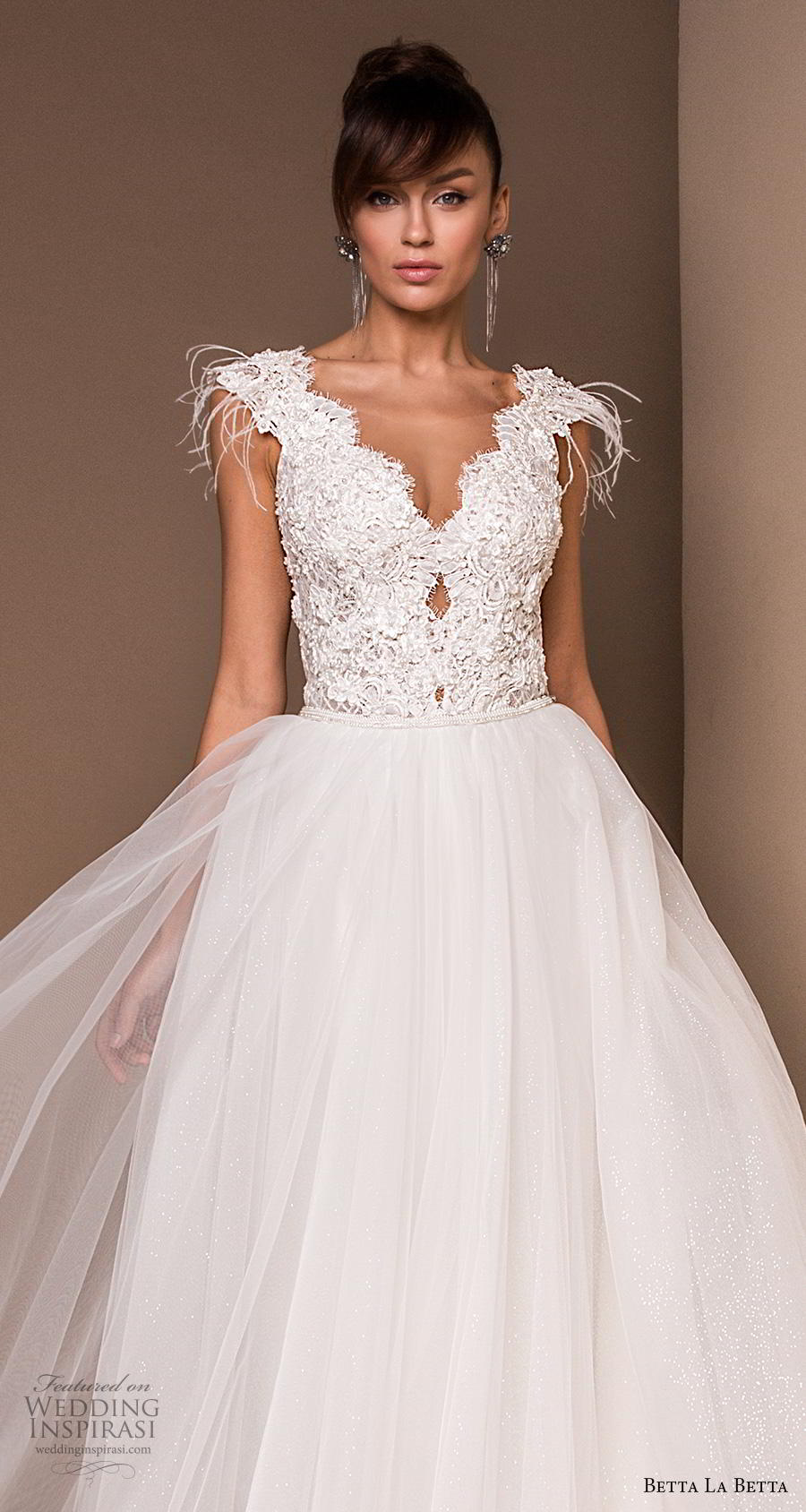 betta-la-betta-2020-bridal-cap-sleeves-v-neck-heavily-em_003.jpg