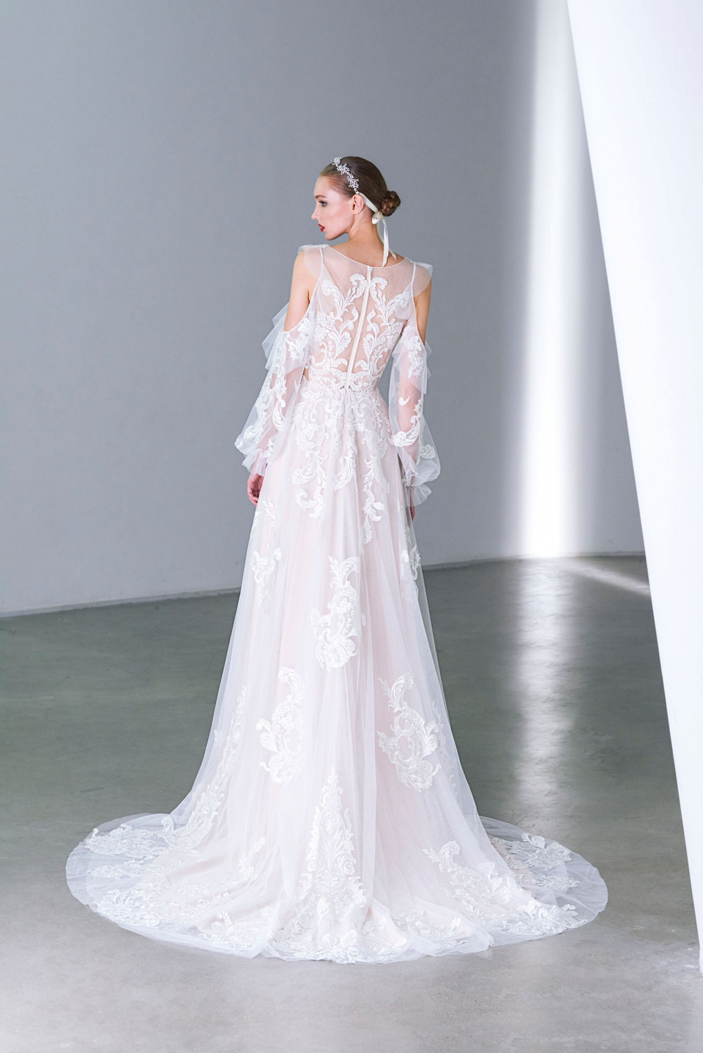 dany_tabet-bridal-2018-2019bluebox-1984_f-resp2400v.jpg