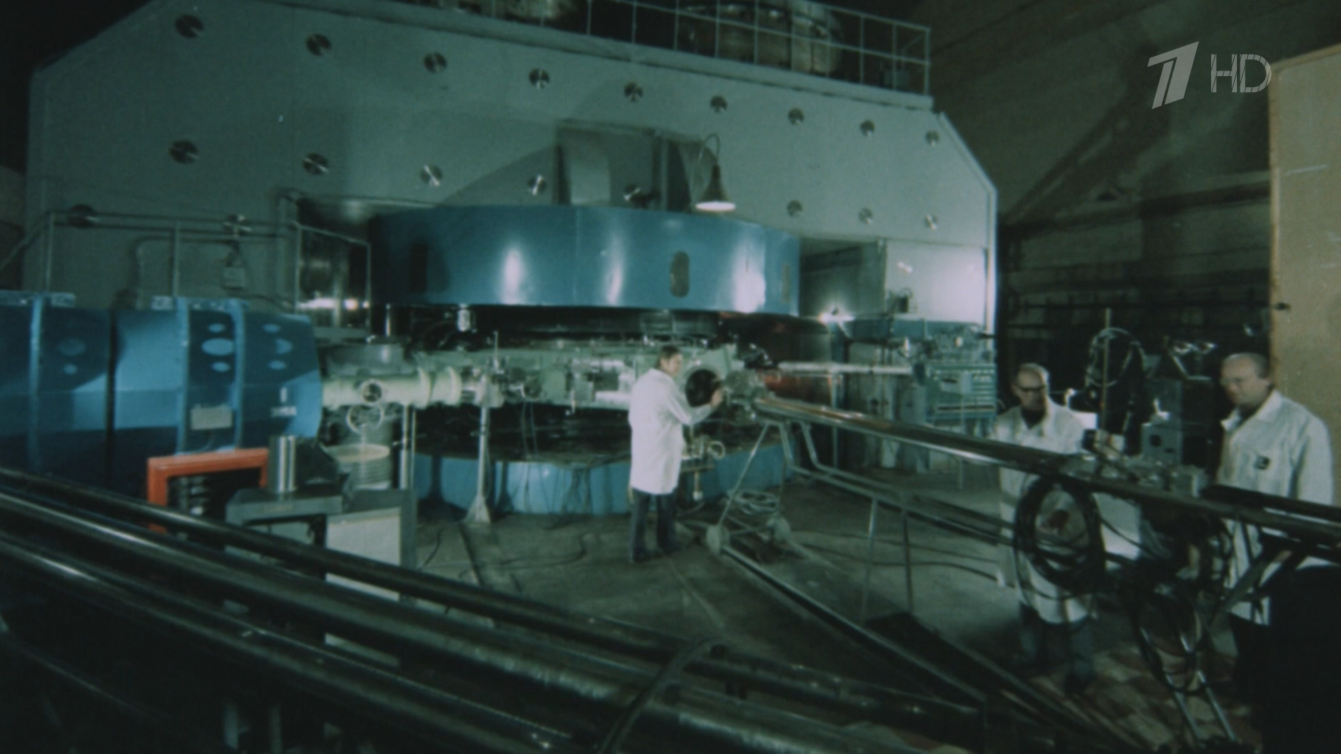 Бомба.Наши.в.Лос.Аламосе.2020.HDTV.1080i-ylnian.mkv_snapshot_49.43.120.png