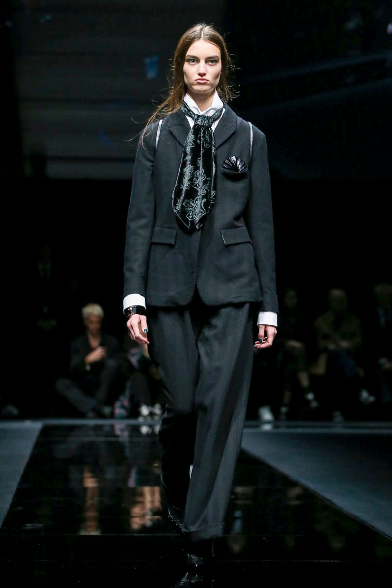 Emporio-Armani-RTW-FW20-Milan-6062-1582282325.jpg