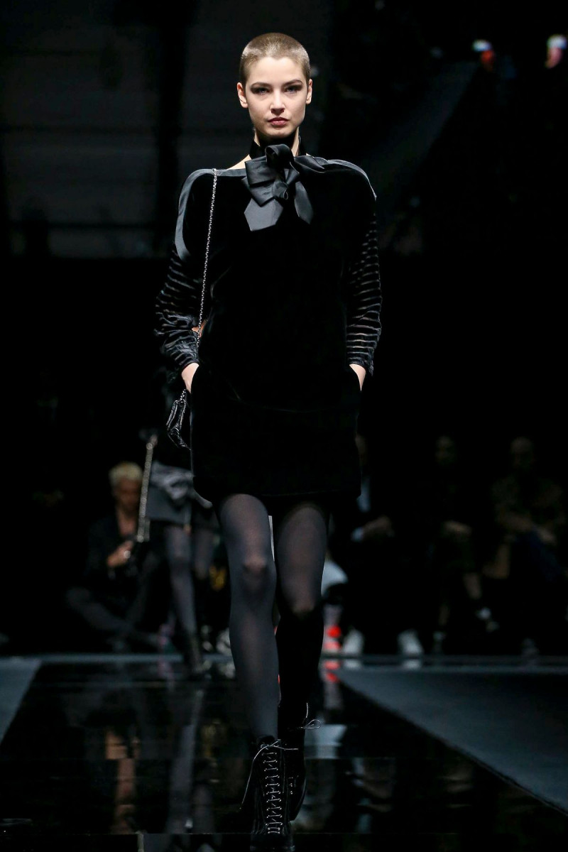 Emporio-Armani-RTW-FW20-Milan-6166-1582282411.jpg