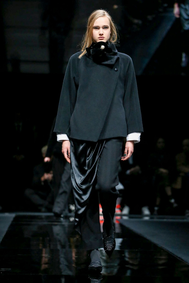 Emporio-Armani-RTW-FW20-Milan-6141-1582282387.jpg