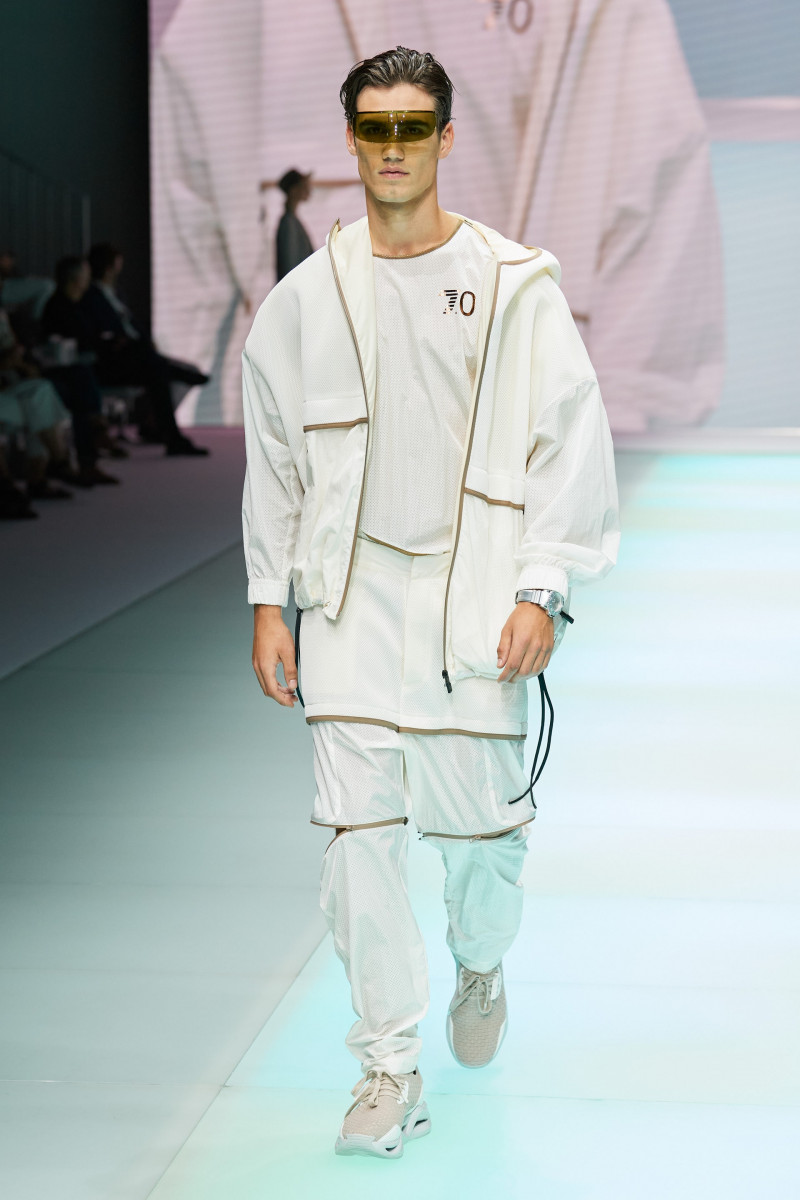 00032-Emporio-Armani-Spring-22-RTW-Milan-credit-gorunway.JPG