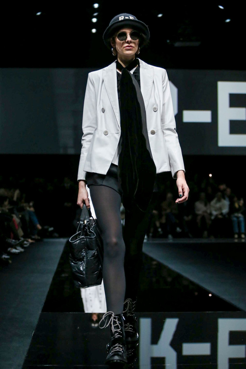 Emporio-Armani-RTW-FW20-Milan-6024-1582282264.jpg