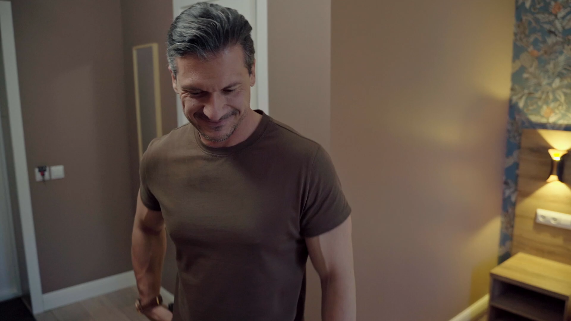 01. Токсичный роман.2024.WEB-DL 1080p.Files-x.mkv_snapshot_43.30.png