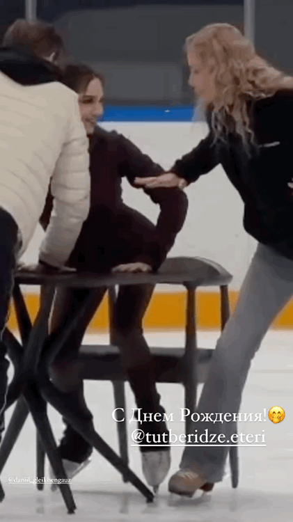 https://i3.imageban.ru/out/2025/02/24/650073aade5f1158ec0616669992e4ca.gif