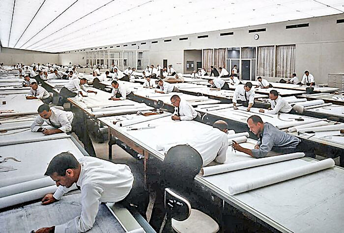General Motors, 1956 Офисная жизнь до изобретения Autocad и других программ для черчения.jpg