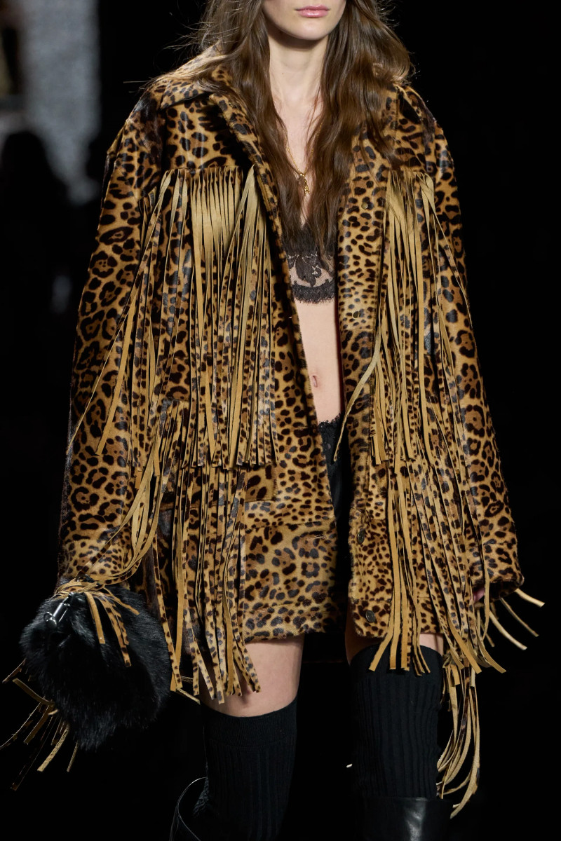 00095-dolce-and-gabbana-fall-2025-ready-to-wear-detail-credit-gorunway.webp