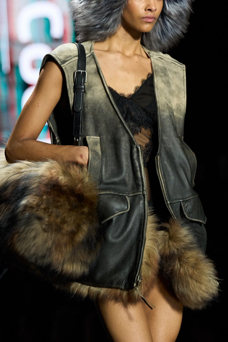 00116-dolce-and-gabbana-fall-2025-ready-to-wear-detail-credit-gorunway.webp