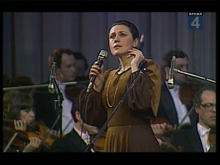 Концерт советской песни в ГЦКЗ Россия (1986).mpg_20250304_222740.084.jpg