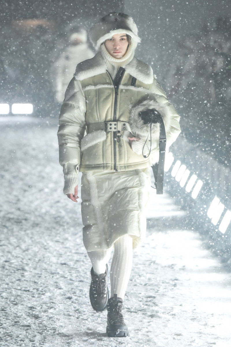 Moncler-Grenoble-F25-runway-GG-122.jpg