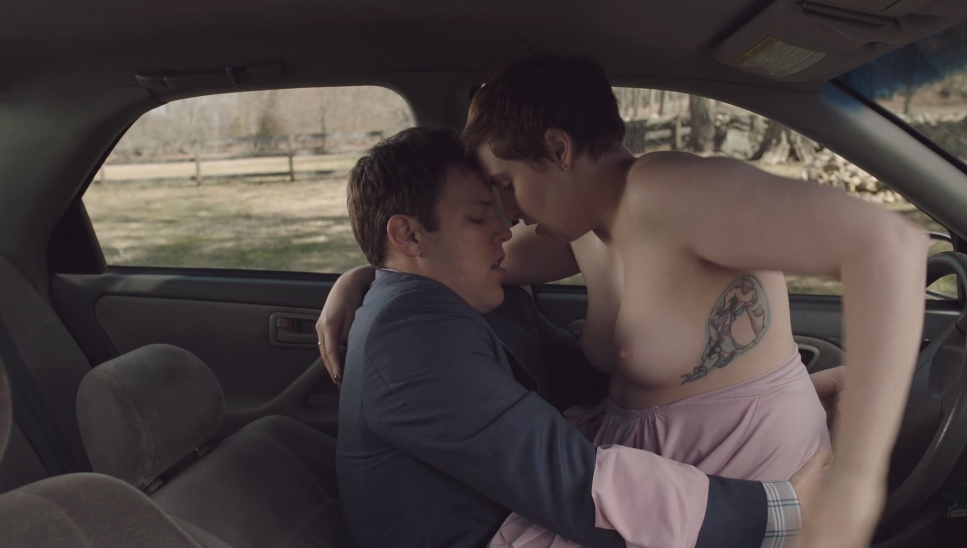 Dunham Lena Girls s05e01-57.mp4_000010.180.jpg