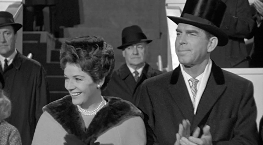 Kisses for My President (1964)_RU.mkv_000205.684.png