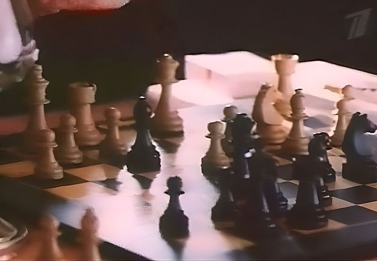 Белый король, красная королева, 1993 (0:01:06 / 1:21:02)