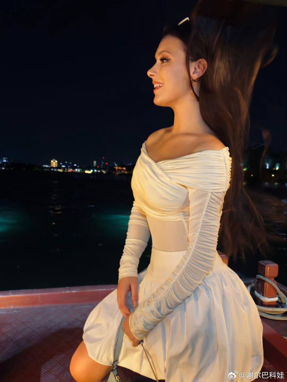 https://i3.imageban.ru/out/2025/07/19/4f7bb2f27d38ff6cc7e615a4f7b95e58.jpg