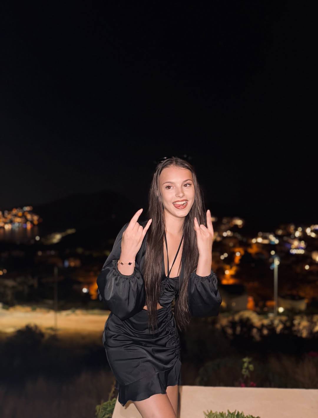 https://i3.imageban.ru/out/2025/08/08/589e5f055d2305ed019c22f118eda093.jpeg