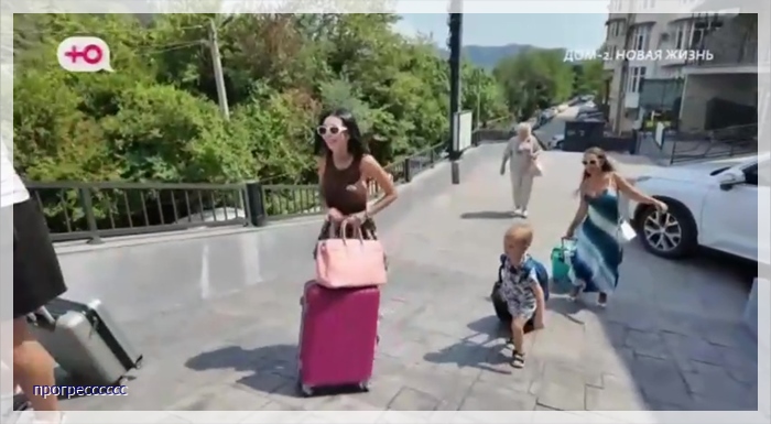 https://i3.imageban.ru/out/2025/08/12/f1ab340d06586500aa11cc1b99cda56b.jpg