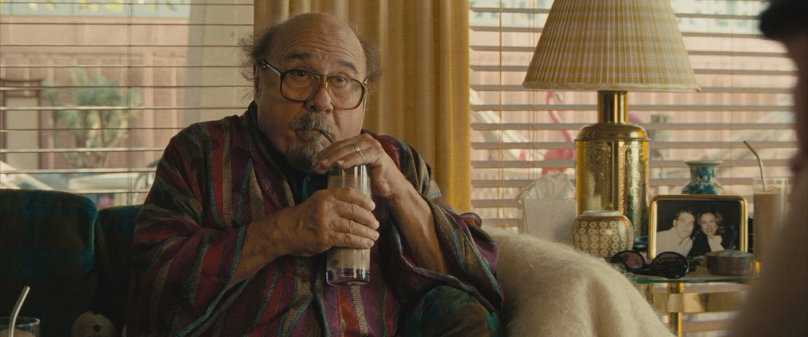 Чистильщик бассейнов (2023) HDRip-AVC_ivanes.mkv_20250825_161358.835.png