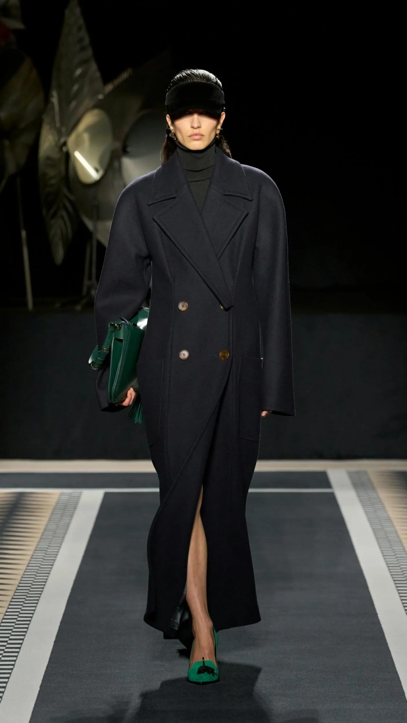1737982979-1737975048-lanvin-collezione-uomo-donna-autunno-inverno-2025-2026-sfilata-foto-look9.webp