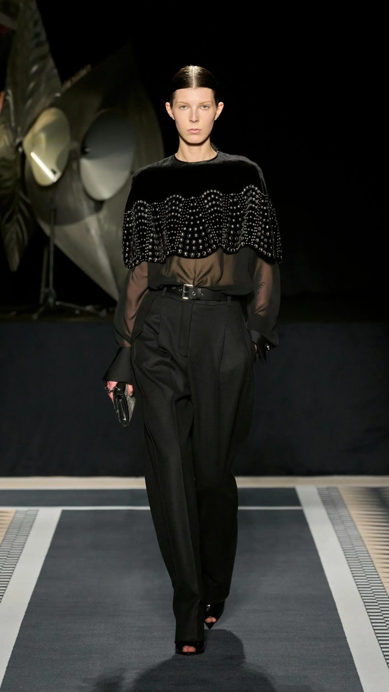 1737983019-1737975049-lanvin-collezione-uomo-donna-autunno-inverno-2025-2026-sfilata-foto-look19.webp