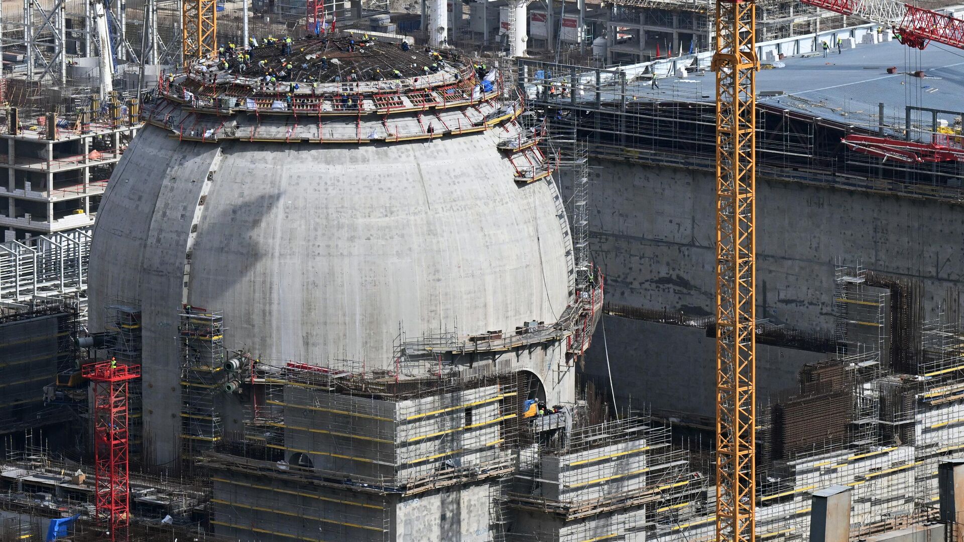 Первый реактор АЭС Аккую приближается к физическому запуску, заявил посол
