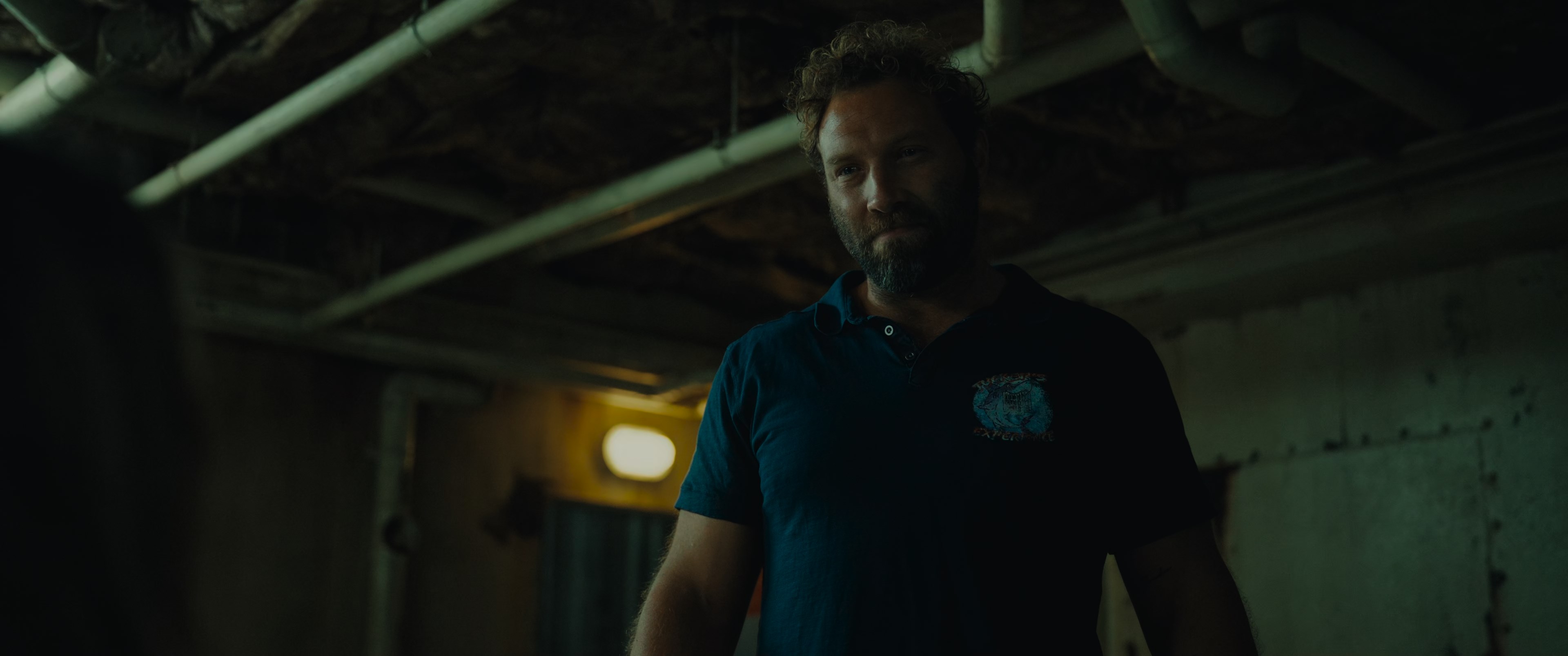 Dangerous Animals (2025) BDRip 2160p-NVENC 10 bit [HDR].mkv_snapshot_00.48.40.762.jpg